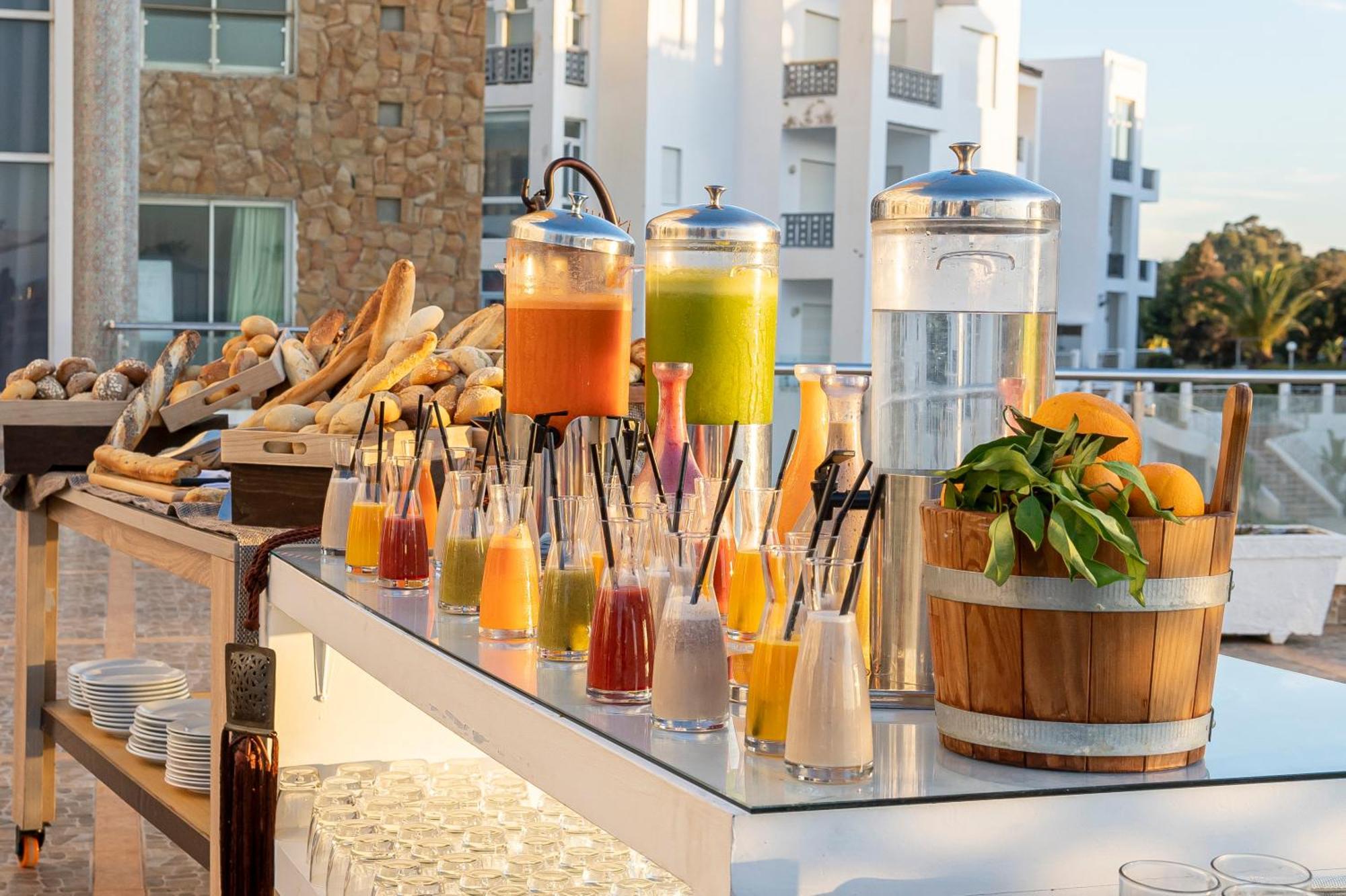 Grand Mogador Sea View & Spa Tangeri Esterno foto Juice bar