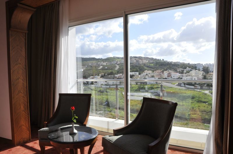 Grand Mogador Sea View & Spa Tangeri Esterno foto A room at the hotel