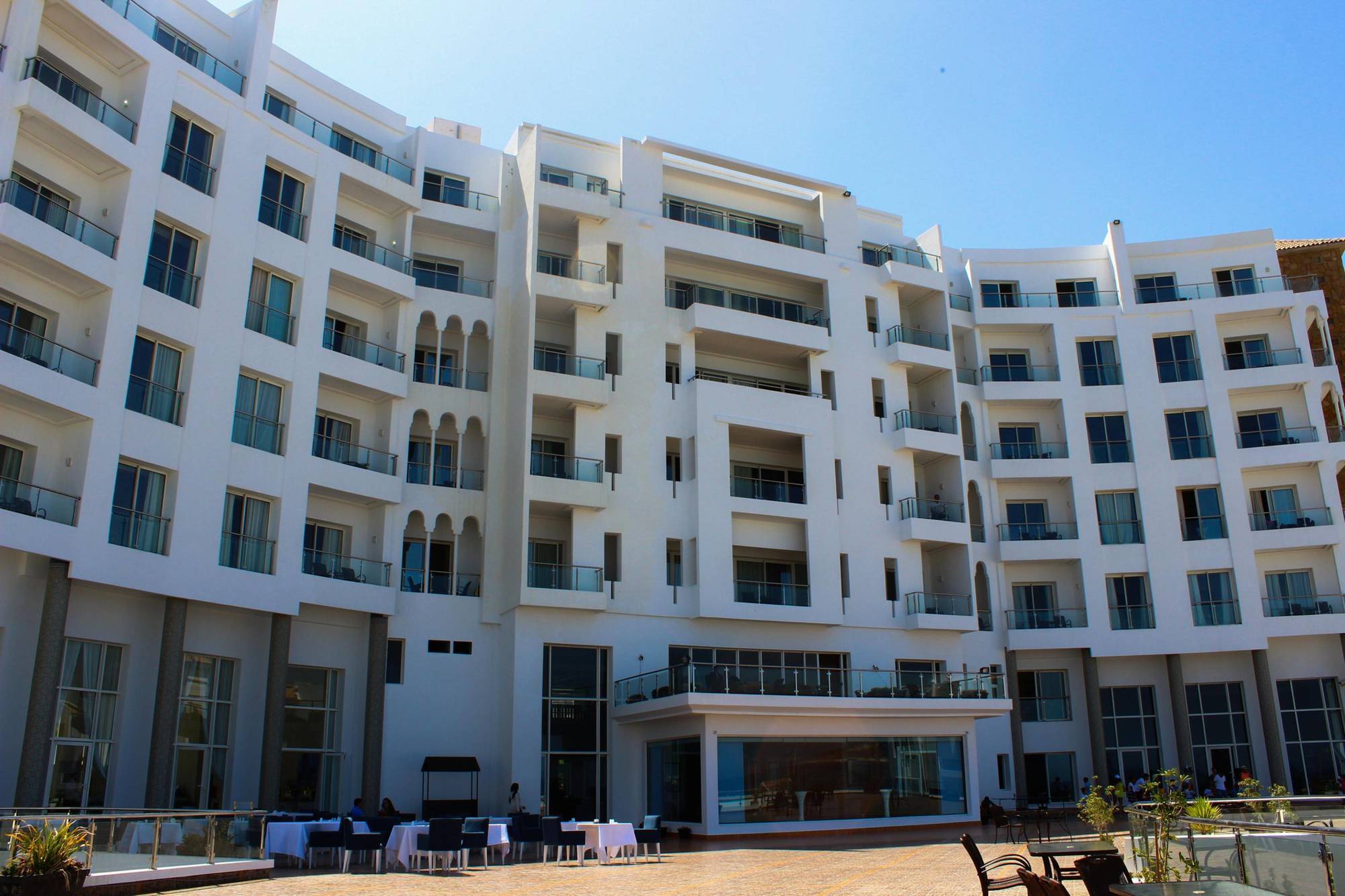 Grand Mogador Sea View & Spa Tangeri Esterno foto The hotel's main building