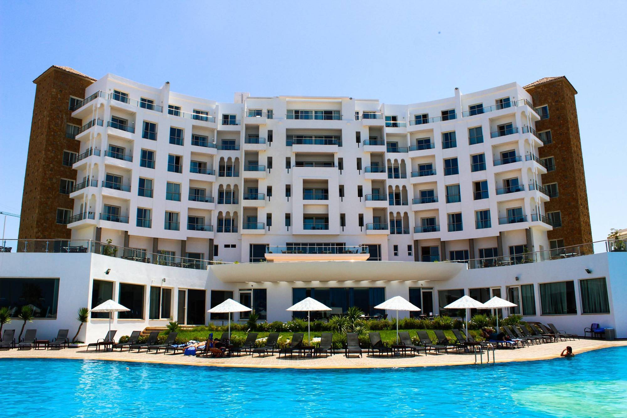 Grand Mogador Sea View & Spa Tangeri Esterno foto The hotel's pool